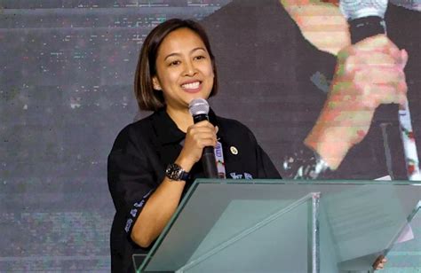 Abigail Binay .